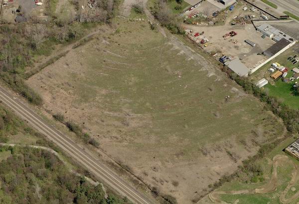Pontiac Drive-In Theatre - Live Search (newer photo)